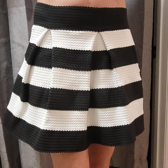 Touch ME Dresses & Skirts - Touch Me Black and White Mini Skirt Medium runs small